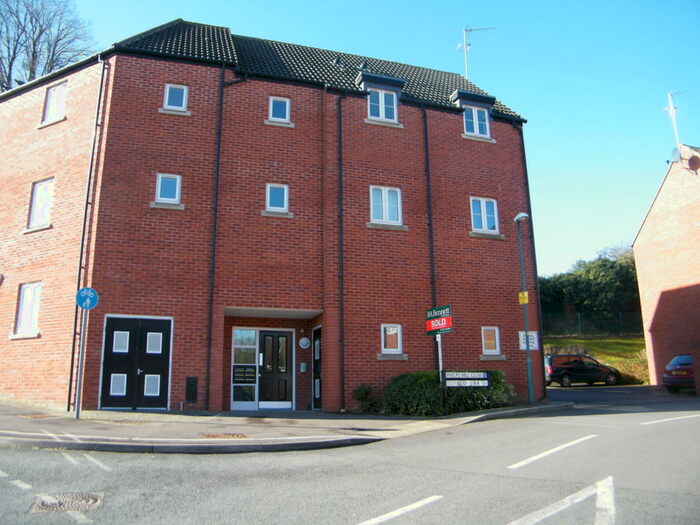2 Bedroom Apartment To Rent In Phelps Mill Close, Dursley, GL11