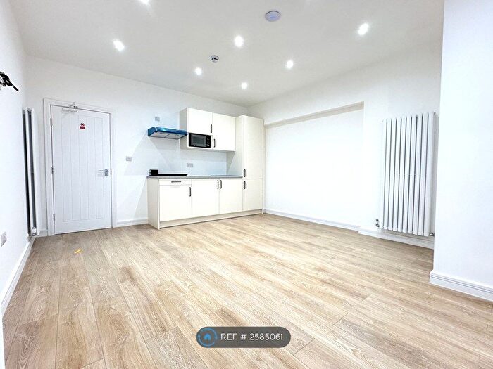 Studio To Rent In Harrow View, Harrow, HA1