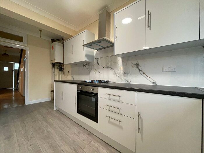 4 Bedroom Semi-Detached House To Rent In Church Road, Hounslow, TW5