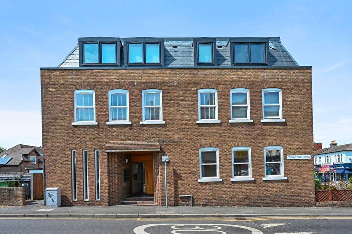 1 Bedroom Apartment For Sale In Manor Road, Wallington, SM6