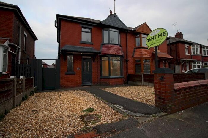 3 Bedroom Semi-Detached House To Rent In Greengate East, Manchester, M40
