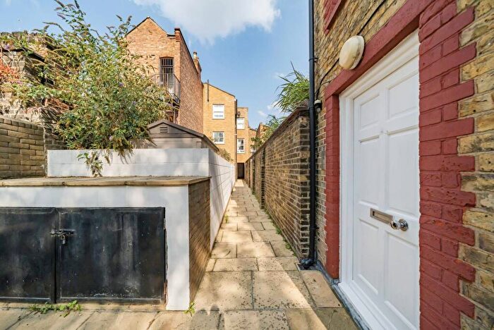 1 Bedroom Flat To Rent In Balls Pond Road, De Beauvoir Town, London, N1