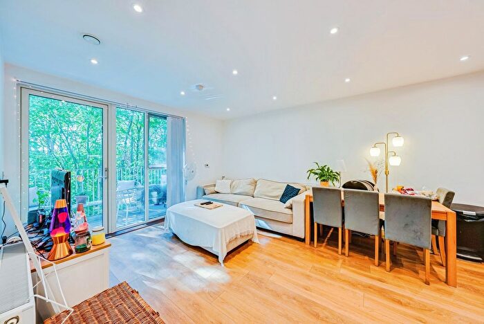 2 Bedroom Flat For Sale In Mahindra Way, London, E6