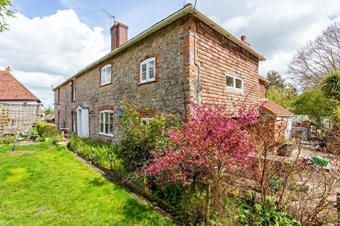 4 Bedroom Detached House For Sale In Kingsford Street, Mersham, Ashford, TN25