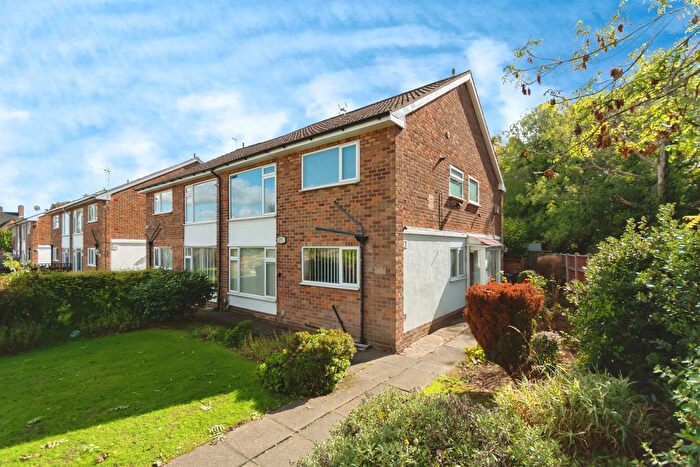 2 Bedroom Maisonette For Sale In Barn Lane, Solihull, B92