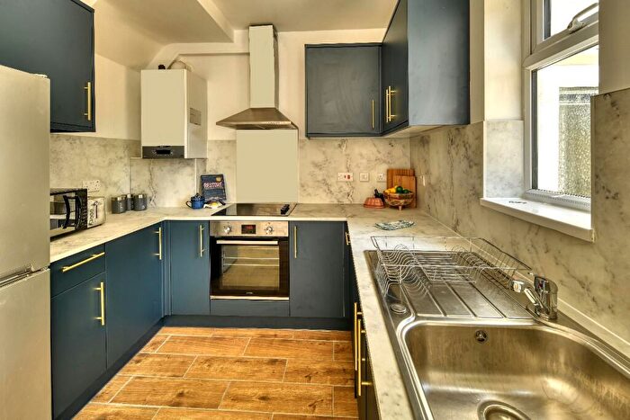 4 Bedroom House To Rent In Forest Road, Fishponds, Bristol, Bristol, BS16