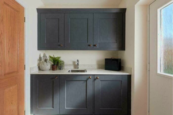 4 Bedroom Detached House For Sale In Station Road, Hibaldstow, North Lincolnshire, DN20