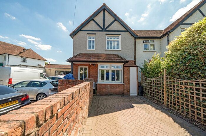 2 Bedroom Detached House For Sale In Headley Road, Woodley, Reading, RG5