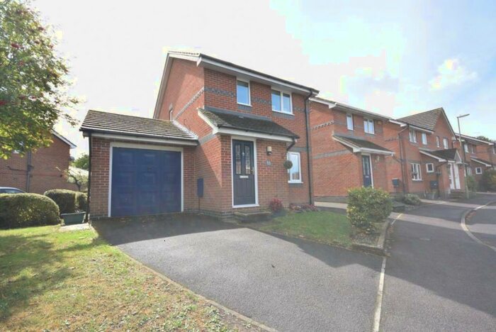 3 Bedroom Detached House For Sale In Birches Crest, Hatch Warren, Basingstoke, Hampshire, RG22