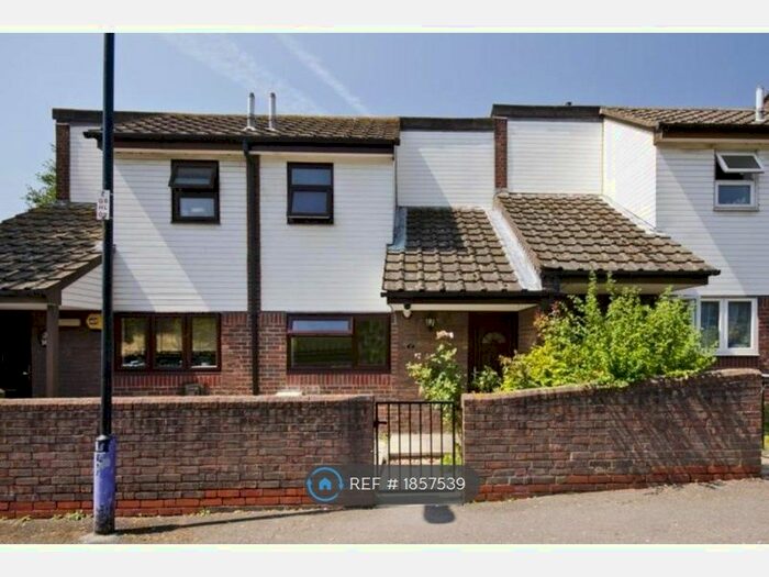 1 Bedroom Semi-Detached House To Rent In Grand Walk, London, E1