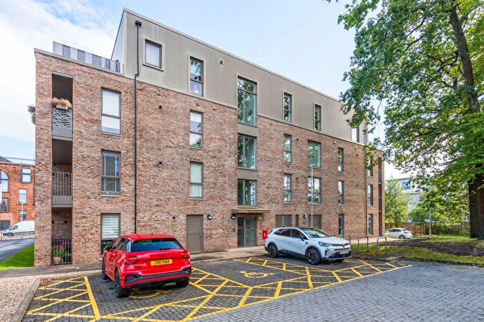 2 Bedroom Flat For Sale In Training Place, Jordanhill, G13