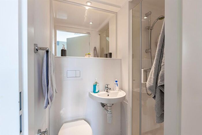 Studio To Rent In Heavitree Road, Exeter, EX1