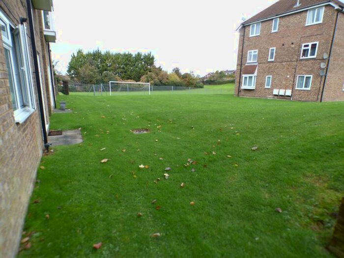 2 Bedroom Flat To Rent In Abbey Mews, Dunstable, LU6