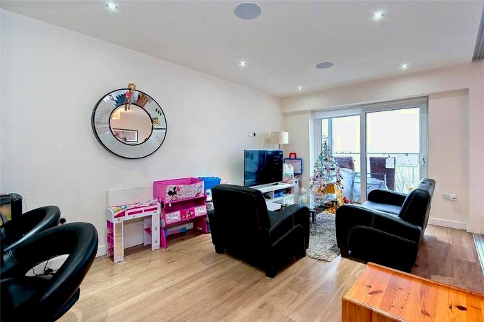 1 Bedroom Flat For Sale In East Drive, Colindale, London, NW9