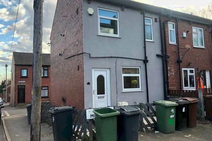 2 Bedroom Property To Rent In Elder Mount, Bramley, Leeds, LS13