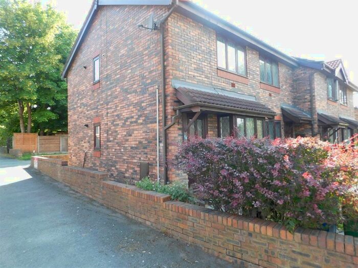 2 Bedroom Flat To Rent In Hall Street, Stockport, SK1