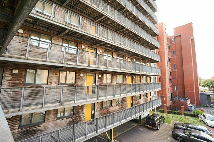 2 Bedroom Flat To Rent In Trinity Court, Higher Cambridge Street, M15