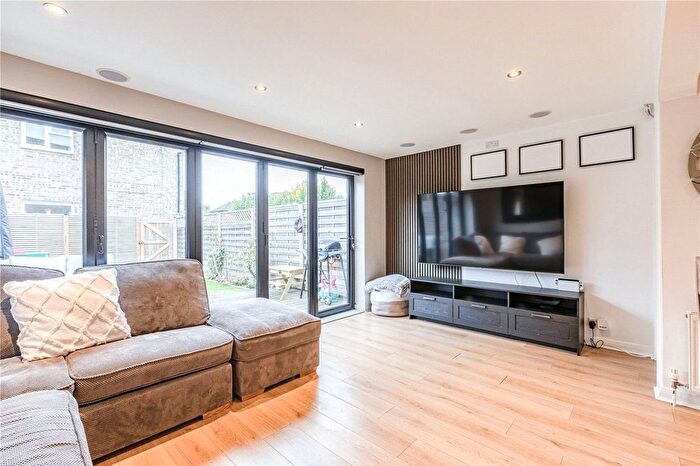 3 Bedroom Terraced House For Sale In High Road, Byfleet, West Byfleet, Surrey, KT14