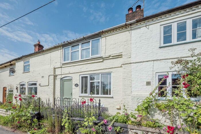 2 Bedroom Character Property For Sale In The Street, Brampton, Norwich, NR10