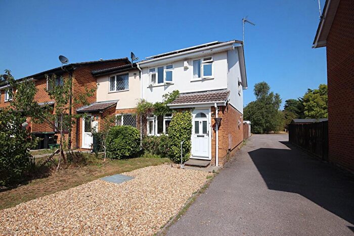 3 Bedroom End Of Terrace House For Sale In Gorse Lane, Poole, Dorset, BH16