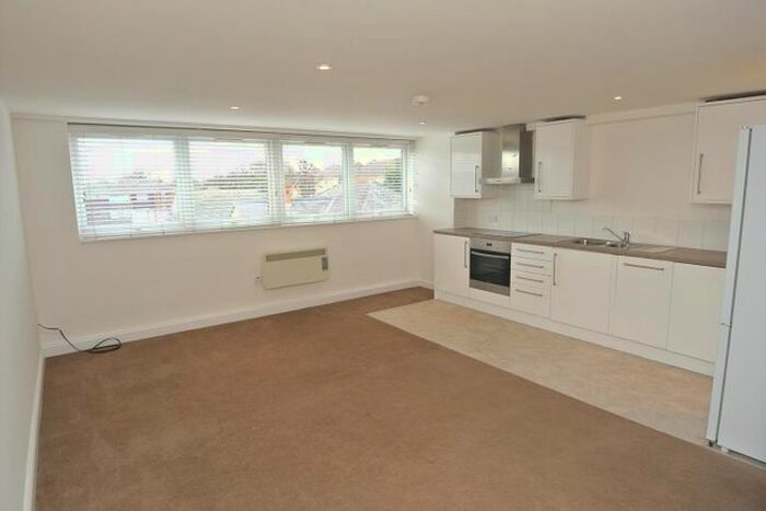 2 Bedroom Flat To Rent In High Street, Addlestone, KT15