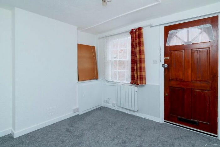 1 Bedroom Terraced House To Rent In Churchyard Passage, Ashford, TN23