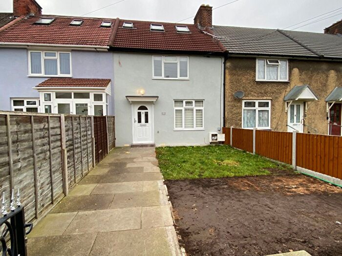 4 Bedroom Terraced House To Rent In Neasham Road, Becontree, Dagenham, RM8
