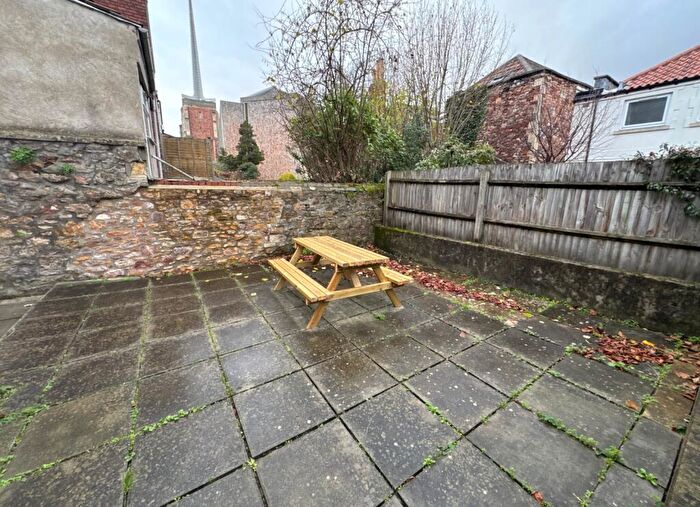 5 Bedroom Ground Maisonette To Rent In Alma Vale Road, Clifton, Bristol, Bristol, BS8