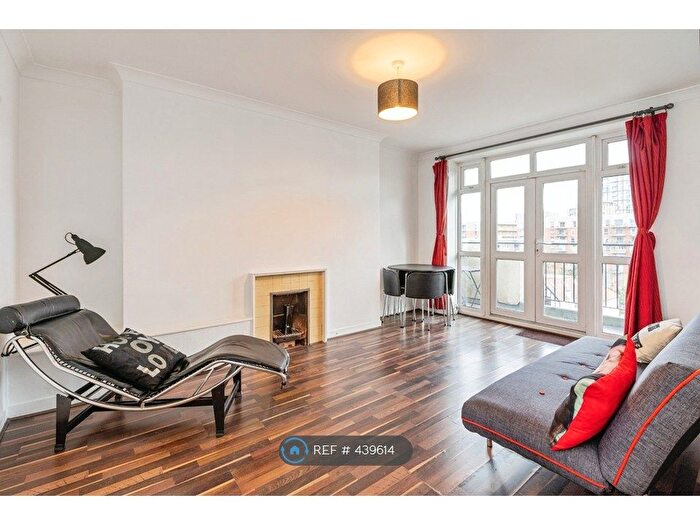 2 Bedroom Flat To Rent In Buckingham House, London, N4