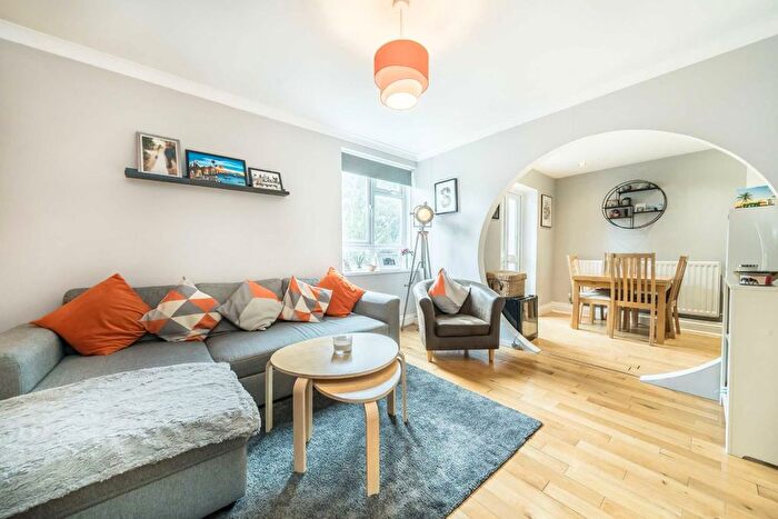 3 Bedroom Flat For Sale In Leigham Court Road, Streatham, SW16