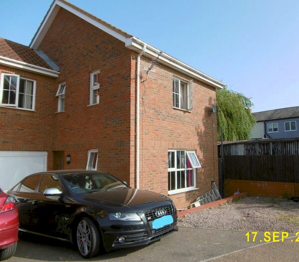 3 Bedroom Link Detached House To Rent In Fields View, Benwick PE15