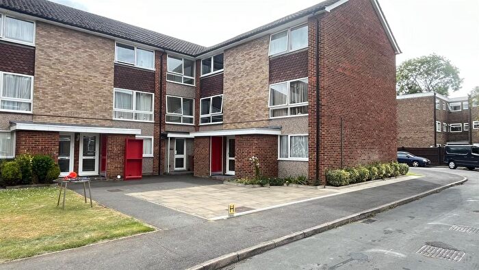 2 Bedroom Flat To Rent In Upton Dene, Sutton, SM2
