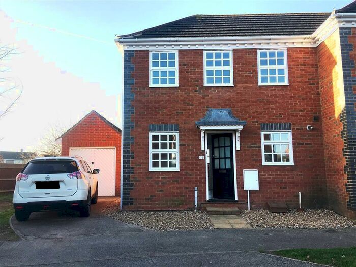 2 Bedroom House To Rent In Lark Vale, Aylesbury, HP19