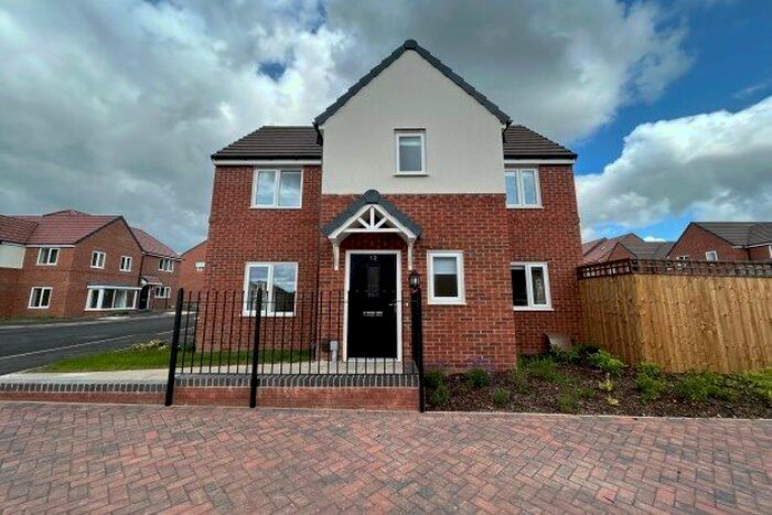 3 Bedroom Detached House To Rent In Slim Drive, Nottingham, NG4