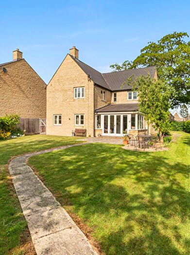 4 Bedroom Detached House For Sale In Shrewsbury Place, Bampton, OX18