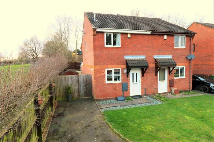 3 Bedroom Semi-Detached House To Rent In Easby Close, Stafford ST17