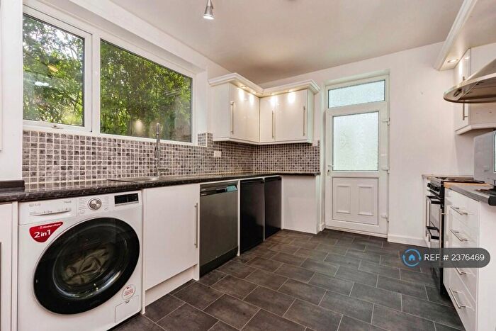 2 Bedroom End Of Terrace House To Rent In Toft Way, Cheshire, SK9