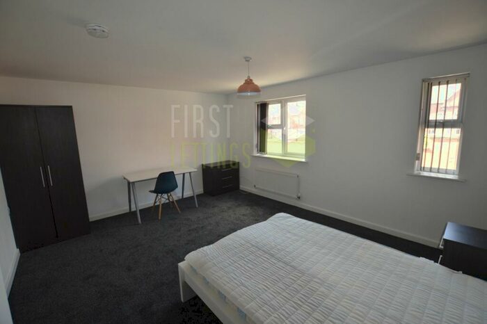 5 Bedroom Semi-Detached House To Rent In Avenue Road Extension, Leicester, LE2