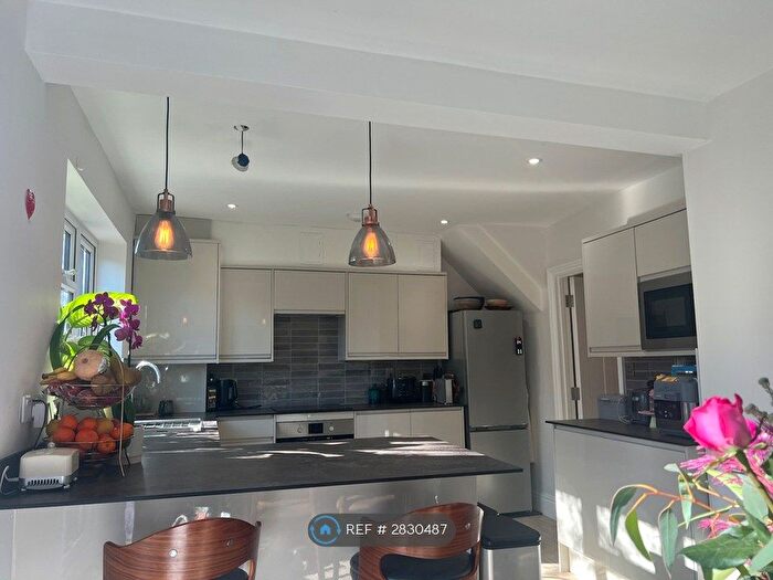 4 Bedroom Semi-Detached House To Rent In Courtland Avenue, Cambridge, CB1