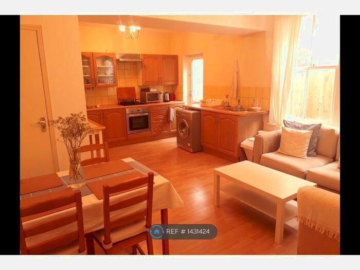 2 Bedroom Maisonette To Rent In Yukon Road, Clapham South, SW12