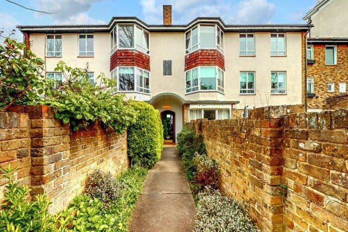 2 Bedroom Flat To Rent In St. Pauls Cray Road, Chislehurst, BR7