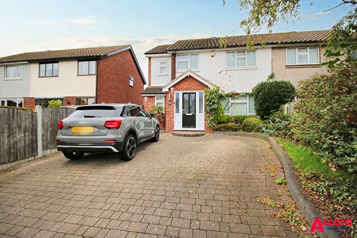 4 Bedroom Semi-Detached House To Rent In Priests Avenue, Romford, RM1