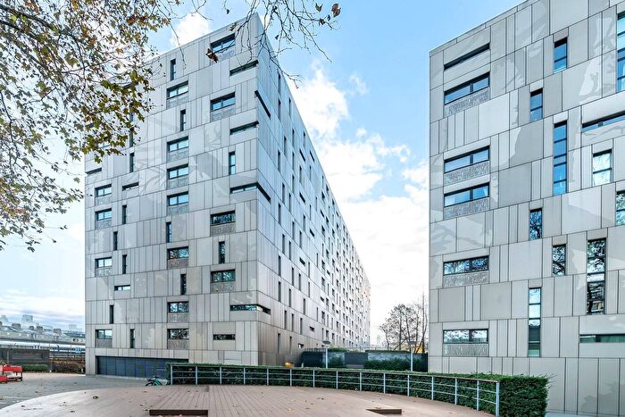 1 Bedroom Flat To Rent In Grosvenor Waterside, Pimlico, London, SW1W