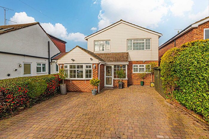 4 Bedroom Detached House For Sale In Clifton Road, Rochford, SS4