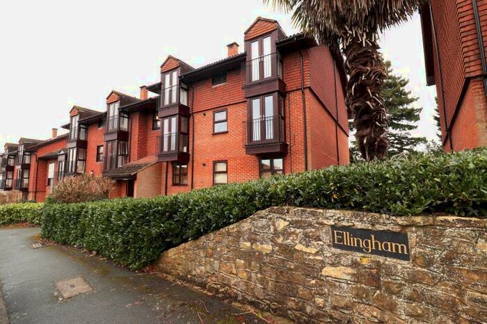 1 Bedroom Apartment To Rent In Midhope Road, Woking, GU22