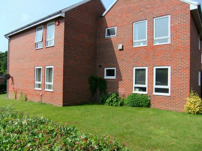 1 Bedroom Flat To Rent In Moggs Mead, Petersfield, GU31