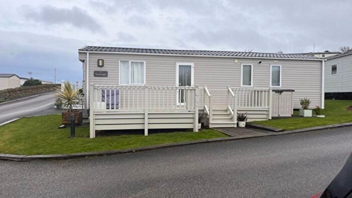 2 Bedroom Mobile/park Home For Sale In Gwespyr, Holywell, CH8