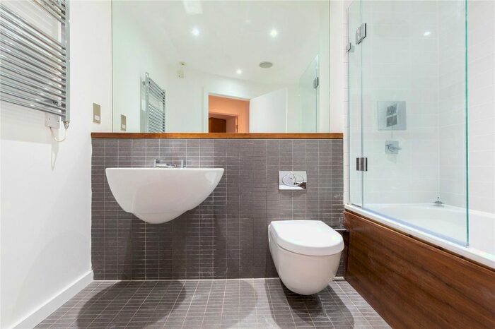 2 Bedroom Flat To Rent In Islington On The Green, A Islington Green, Angel, Islington, London, N1