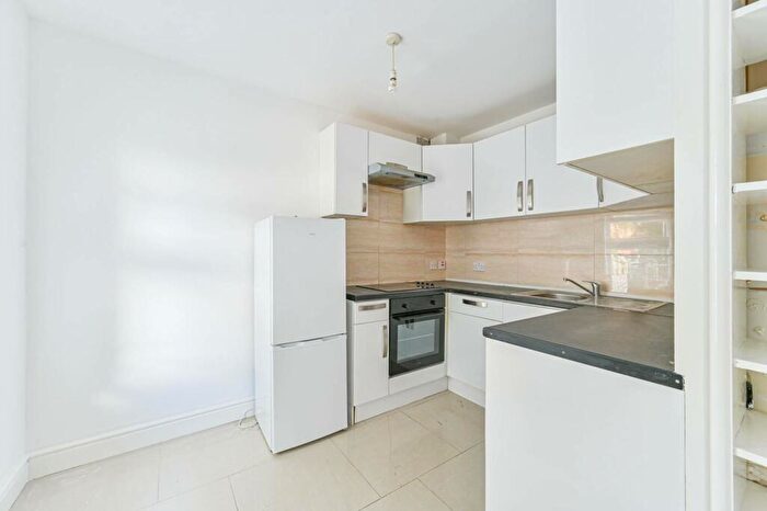 2 Bedroom Flat To Rent In Weston Road, Bromley, BR1