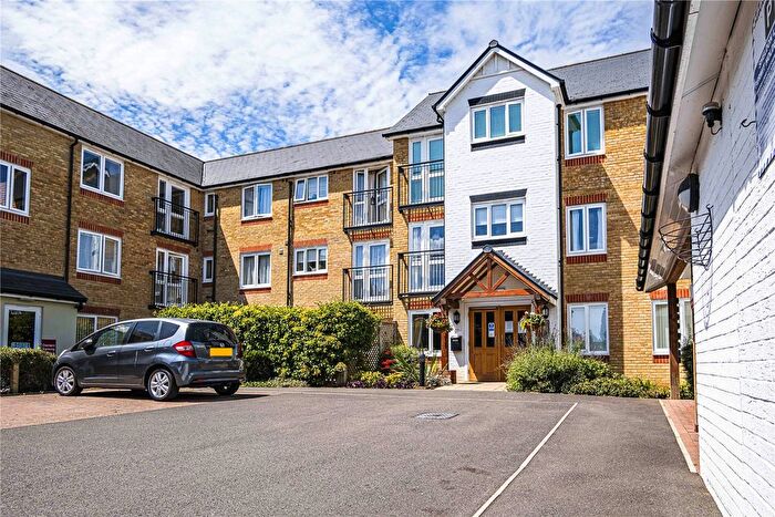 1 Bedroom Flat For Sale In High Street, Berkhamsted, Hertfordshire, HP4